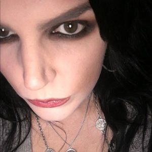 Meet your Posher, Carrie